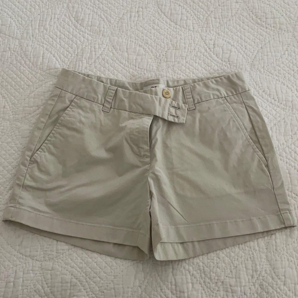 Vineyard Vines shorts